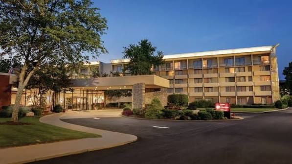 DoubleTree by Hilton Atlanta - Northlake exterior at dusk