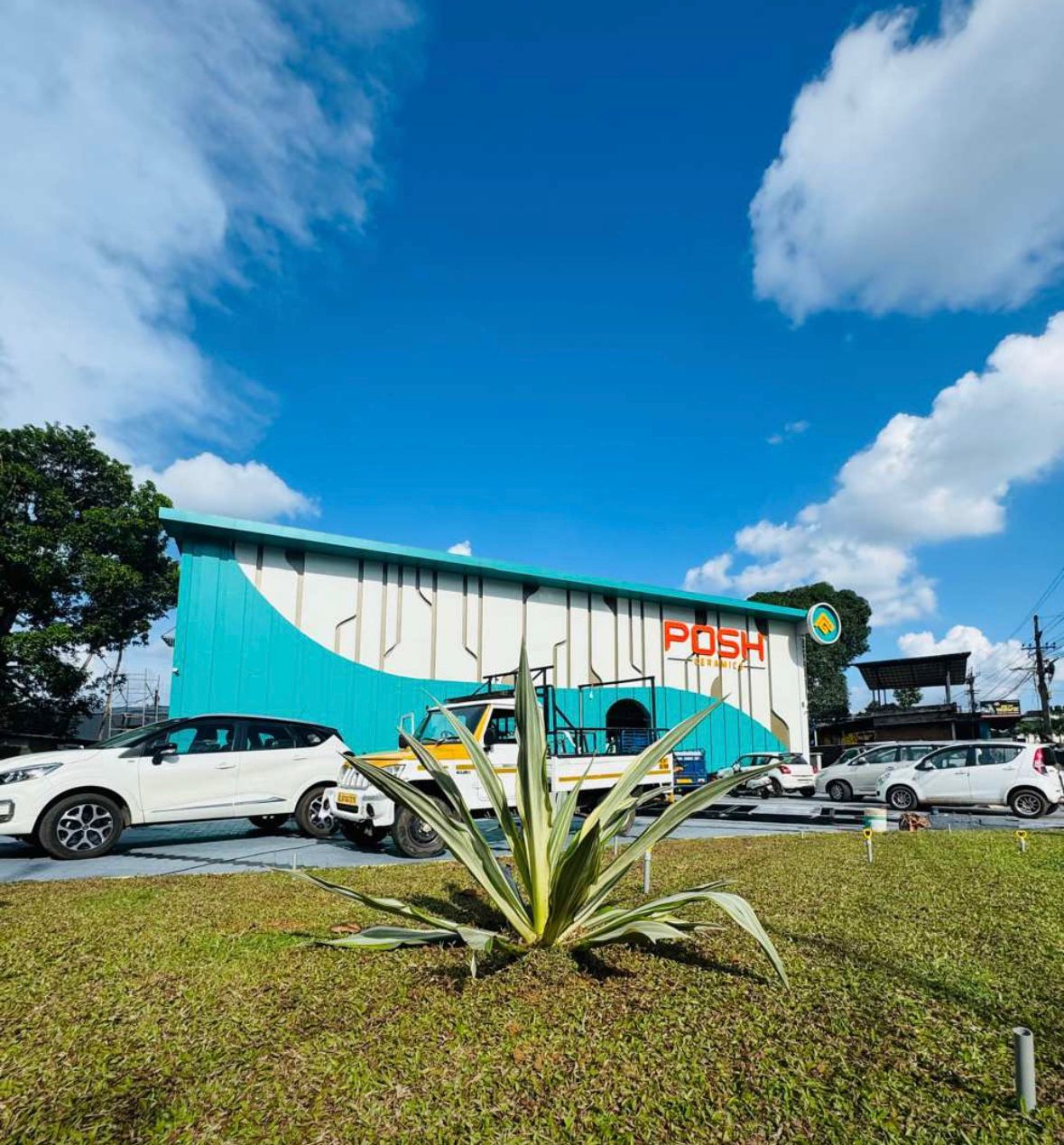 Posh Ceramics — The finished storefront on Perumbavoor highway