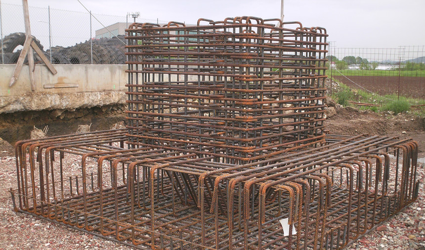 Gabbia di armatura per elemento prefabbricato in piazzale
