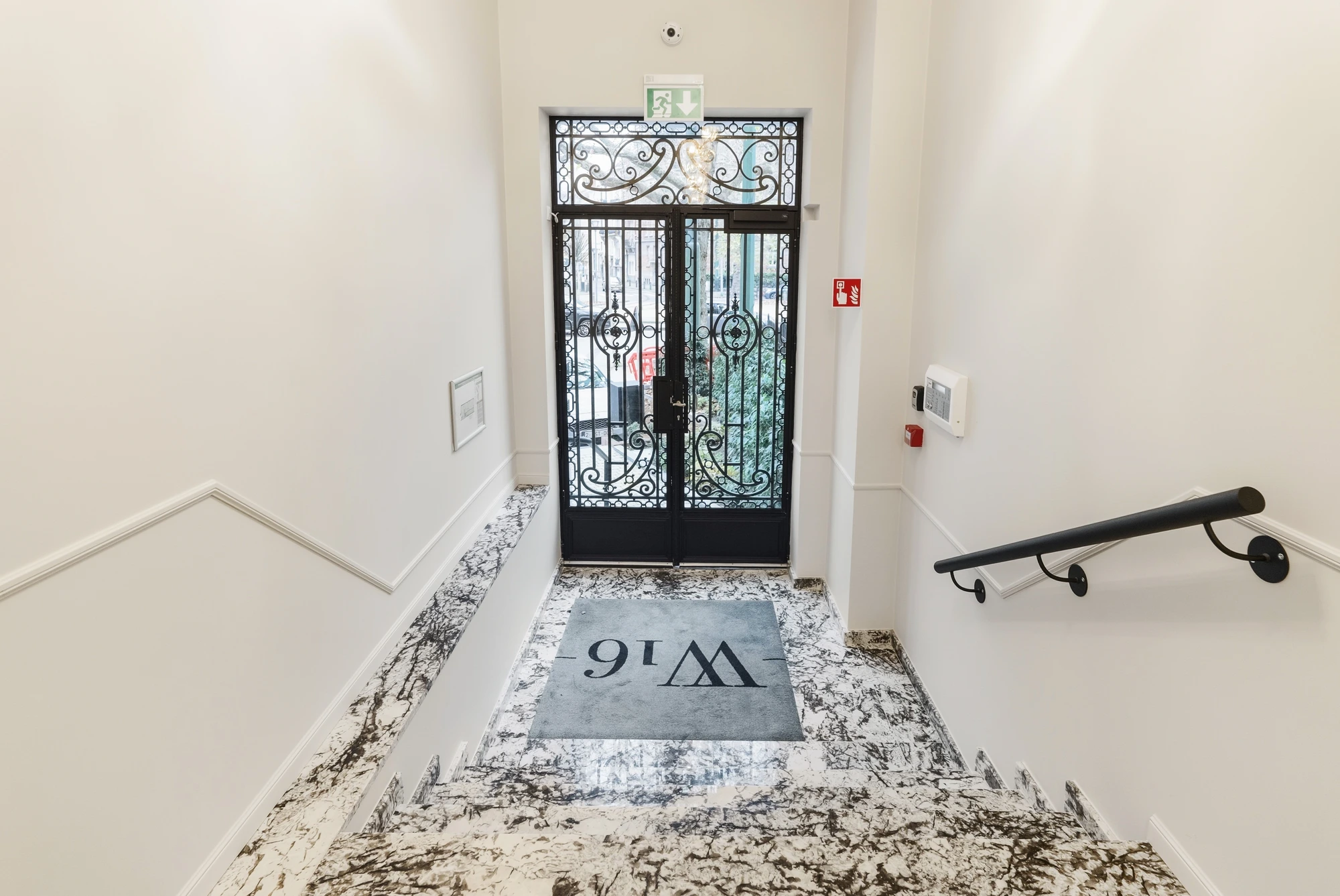 Entrée et accès en libre-service du W16 Aparthotel, Bruxelles