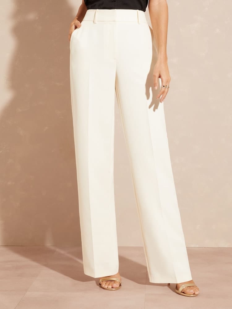 Wearing white trousers after 40: do you dare?