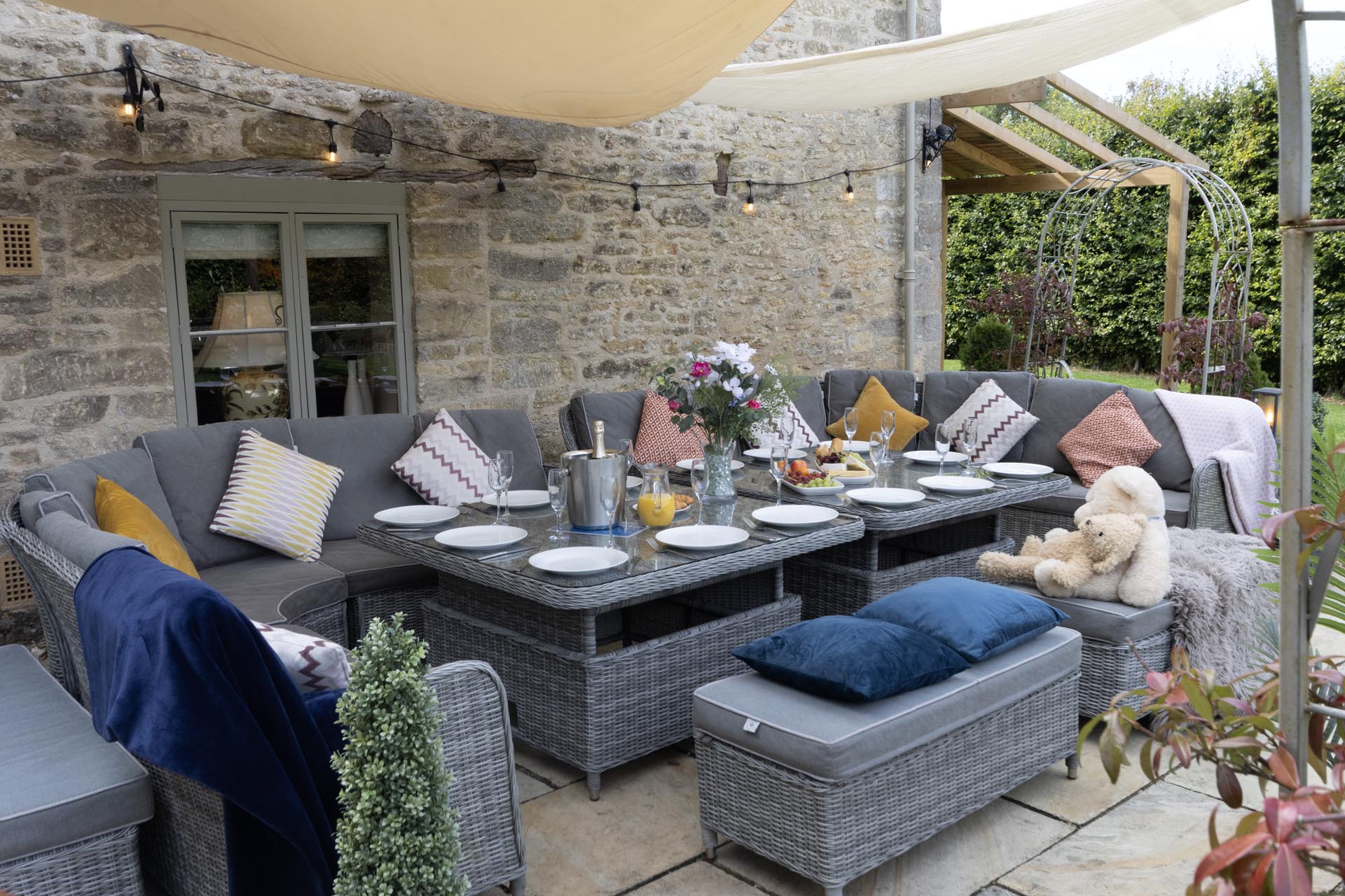 5* Cotswold Chocolate Box Manor House photo 10
