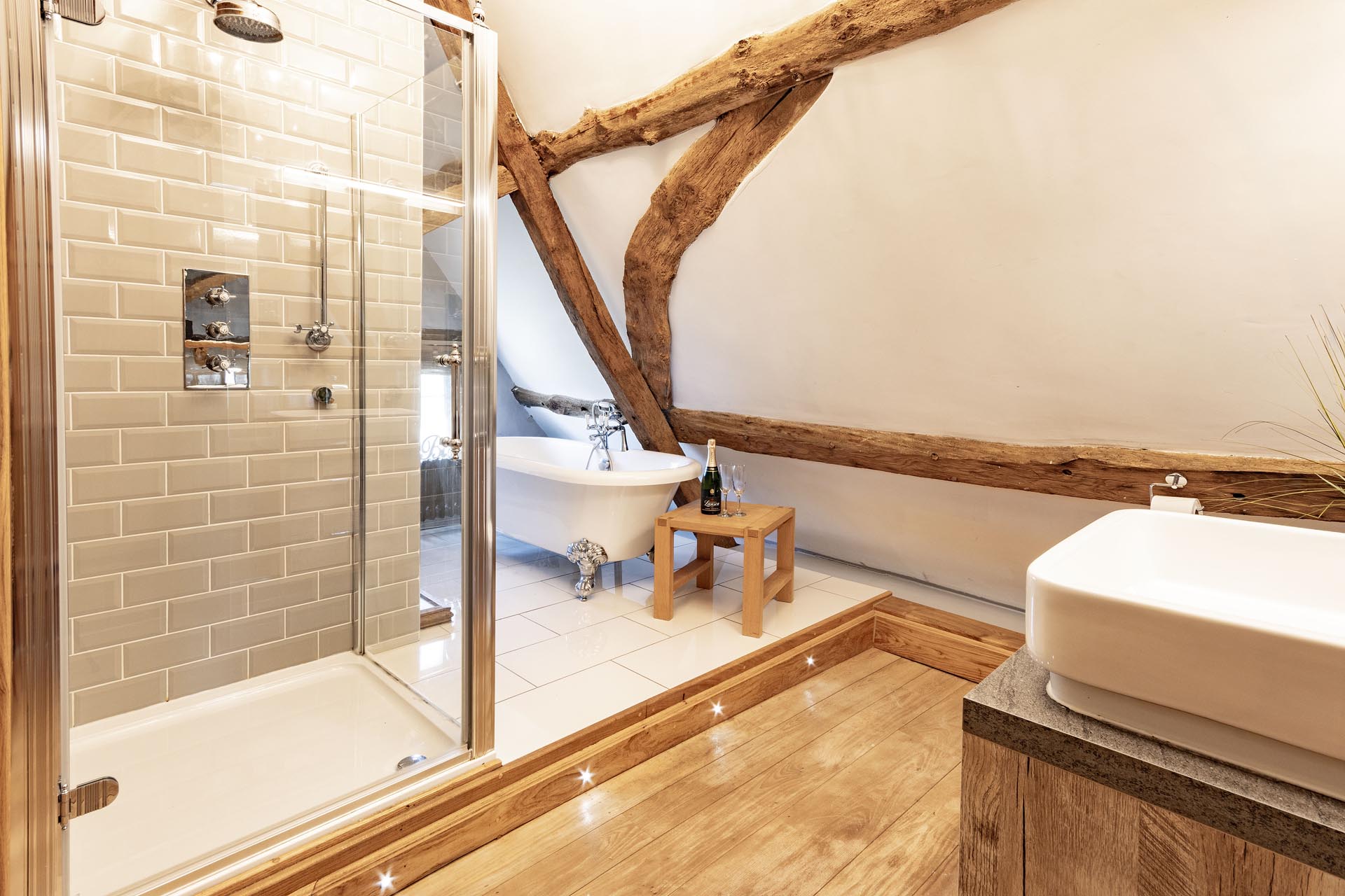 5* Cotswold Chocolate Box Manor House photo 37