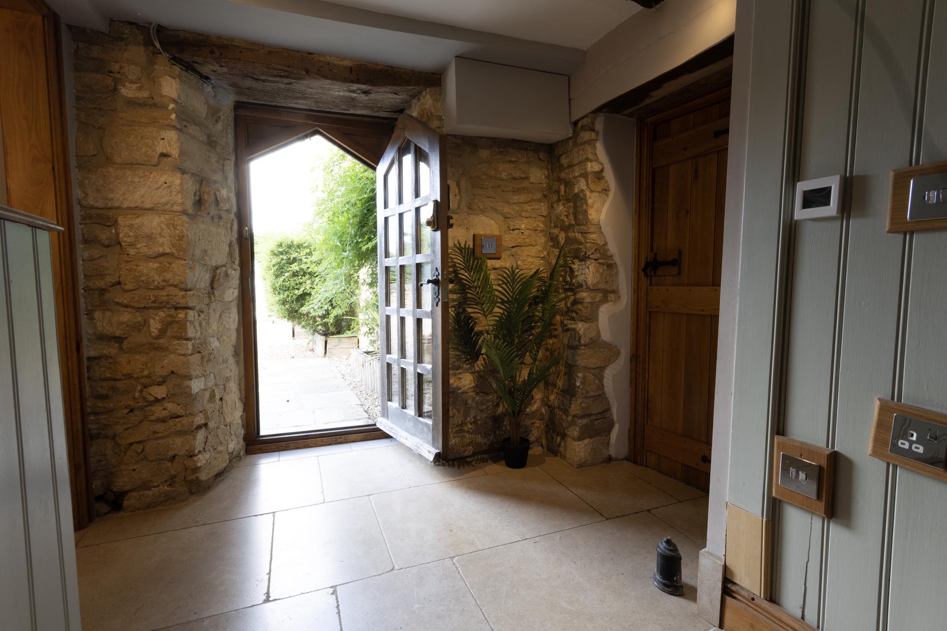 5* Cotswold Chocolate Box Manor House photo 20