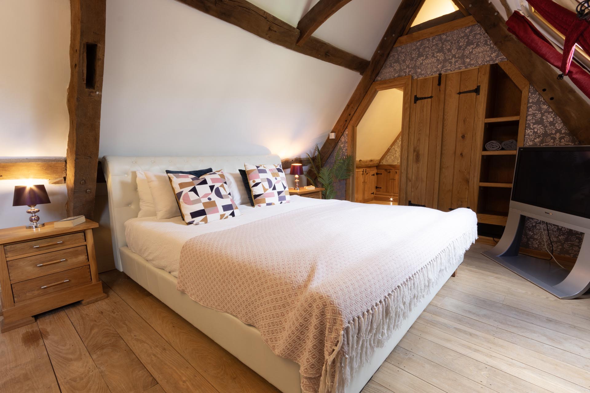 5* Cotswold Chocolate Box Manor House photo 48