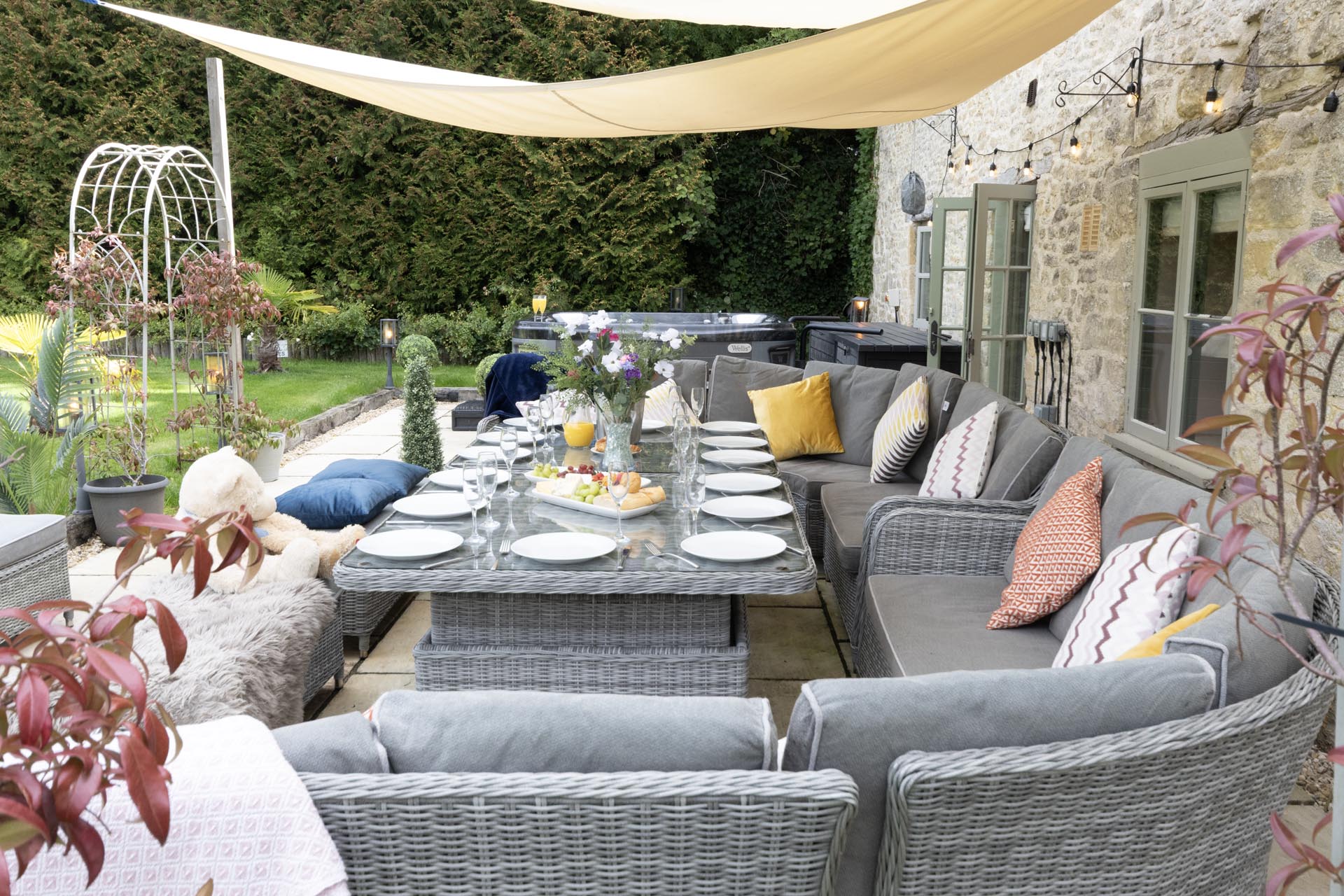 5* Cotswold Chocolate Box Manor House photo 5