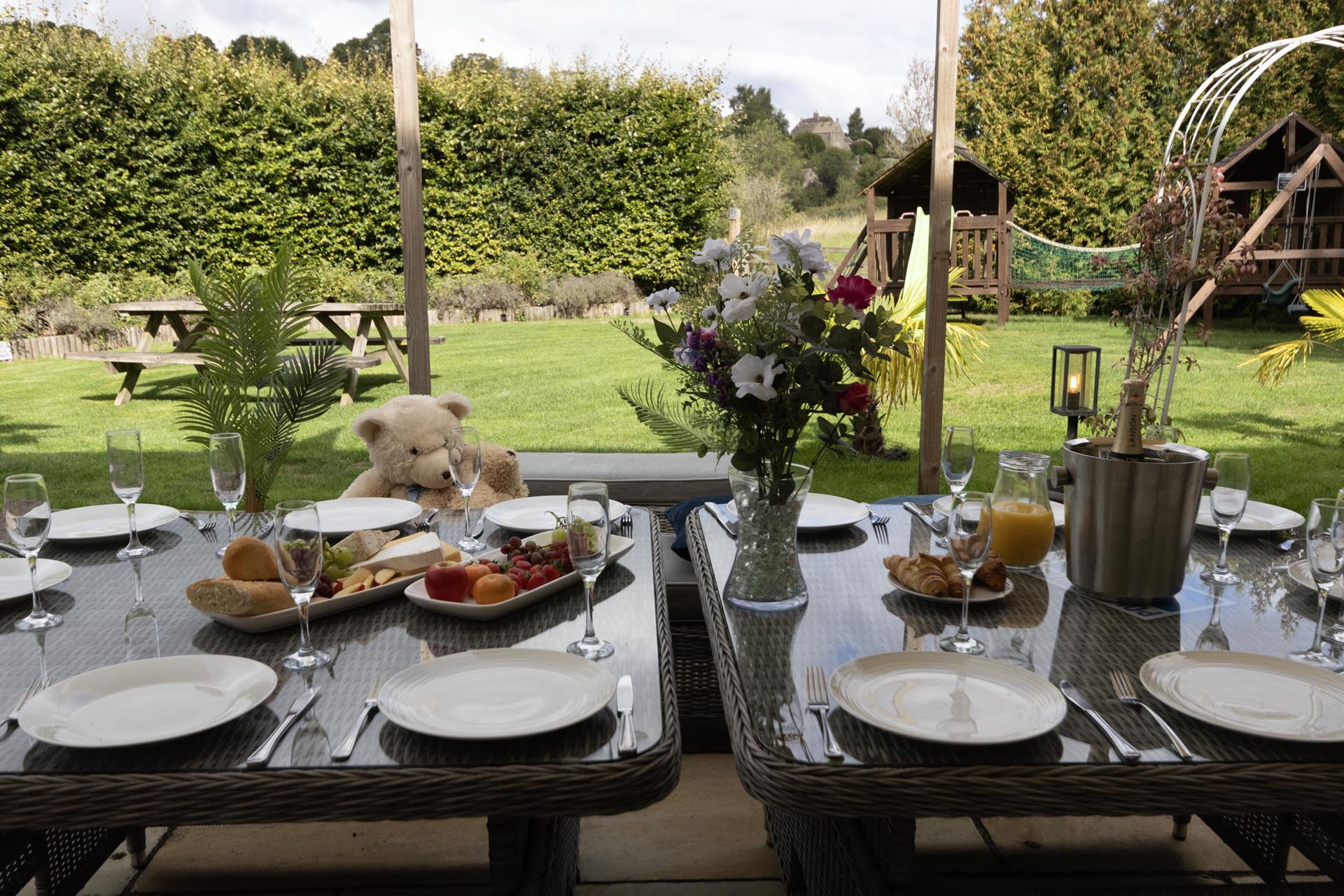 5* Cotswold Chocolate Box Manor House photo 7
