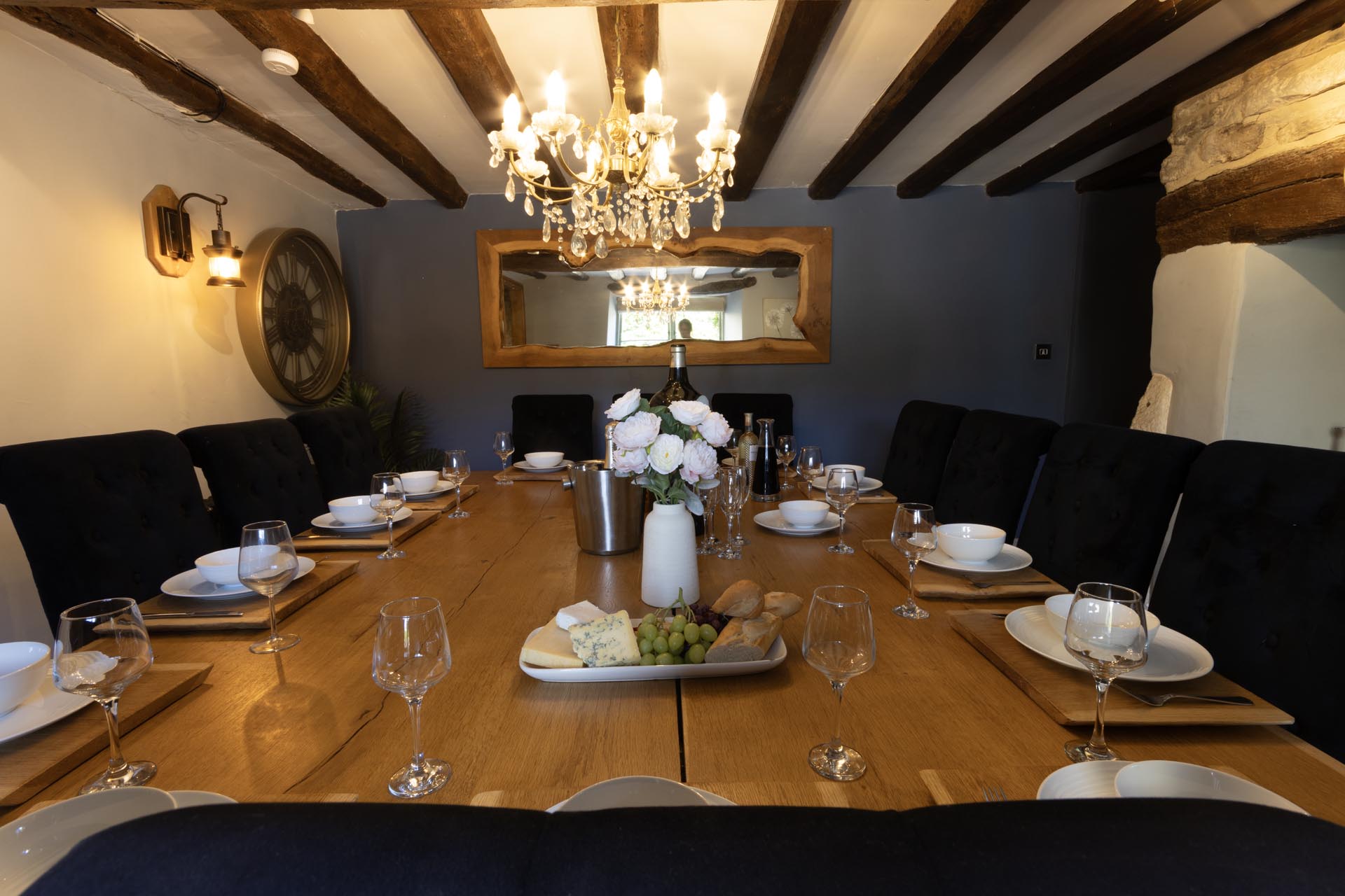 5* Cotswold Chocolate Box Manor House photo 25