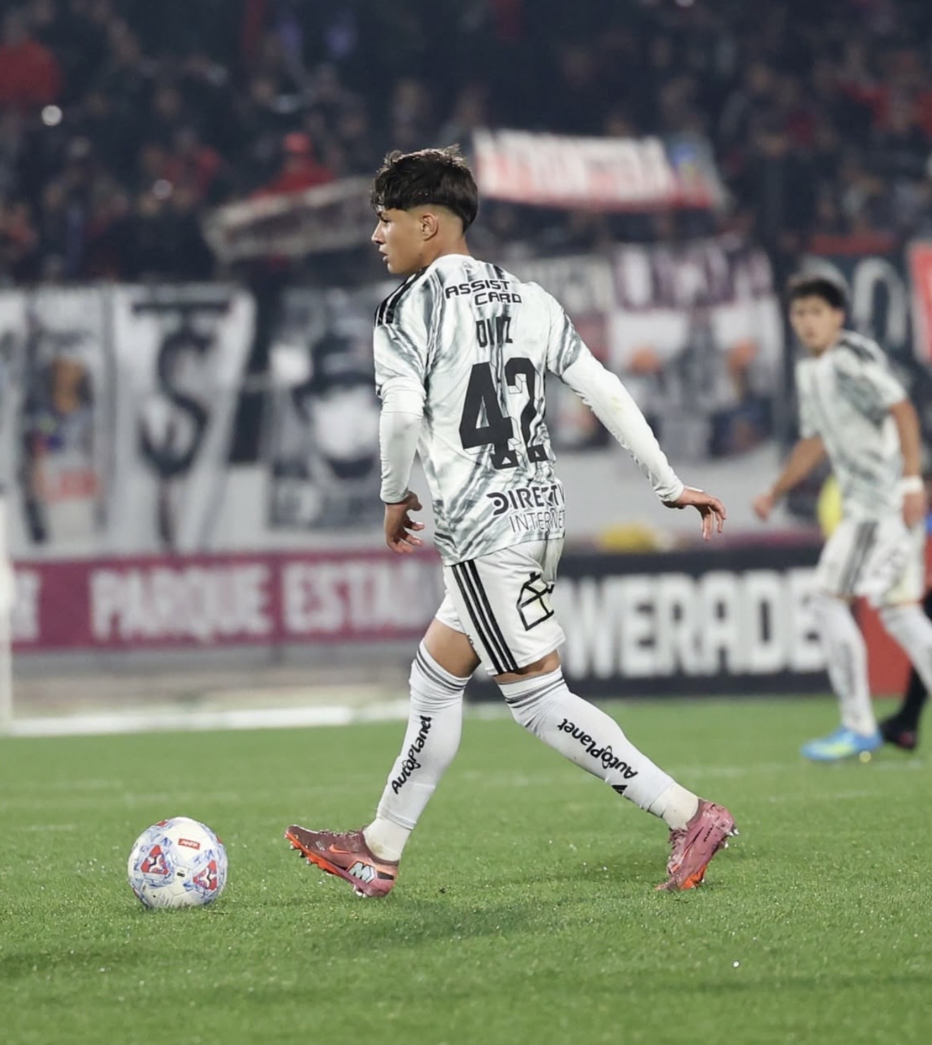Díaz N°43 conduciendo en el Monumental