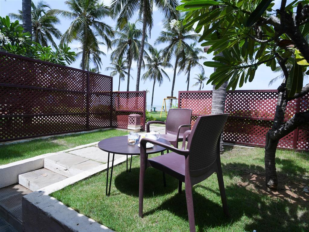 Deluxe Seaside Room with Private Sit-out