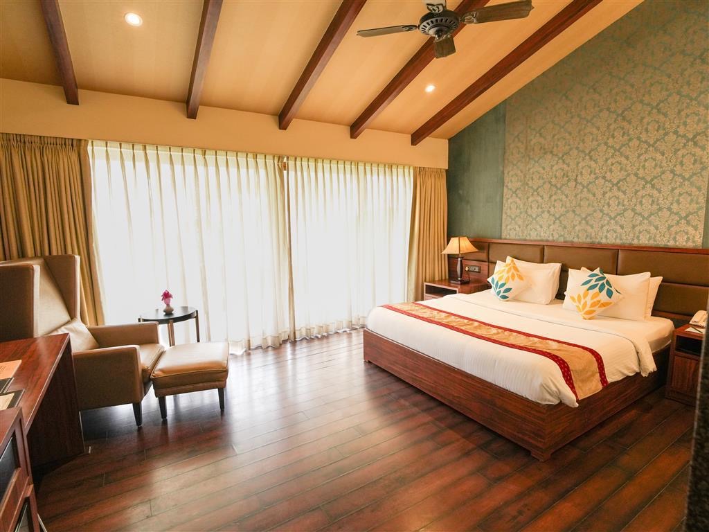 Club Room with Private Sit-out