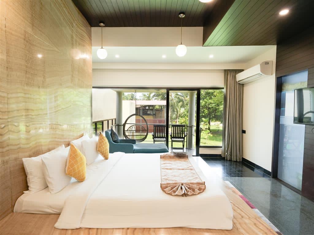 Grandeur Suite — Abode Executive Lounge Access
