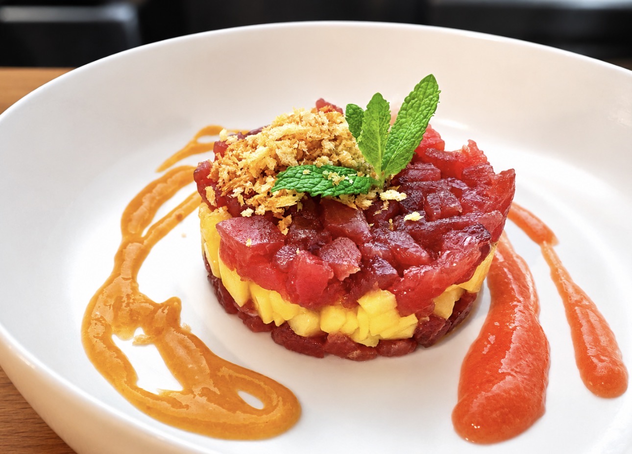 Tartare di tonno rosso, mango e menta