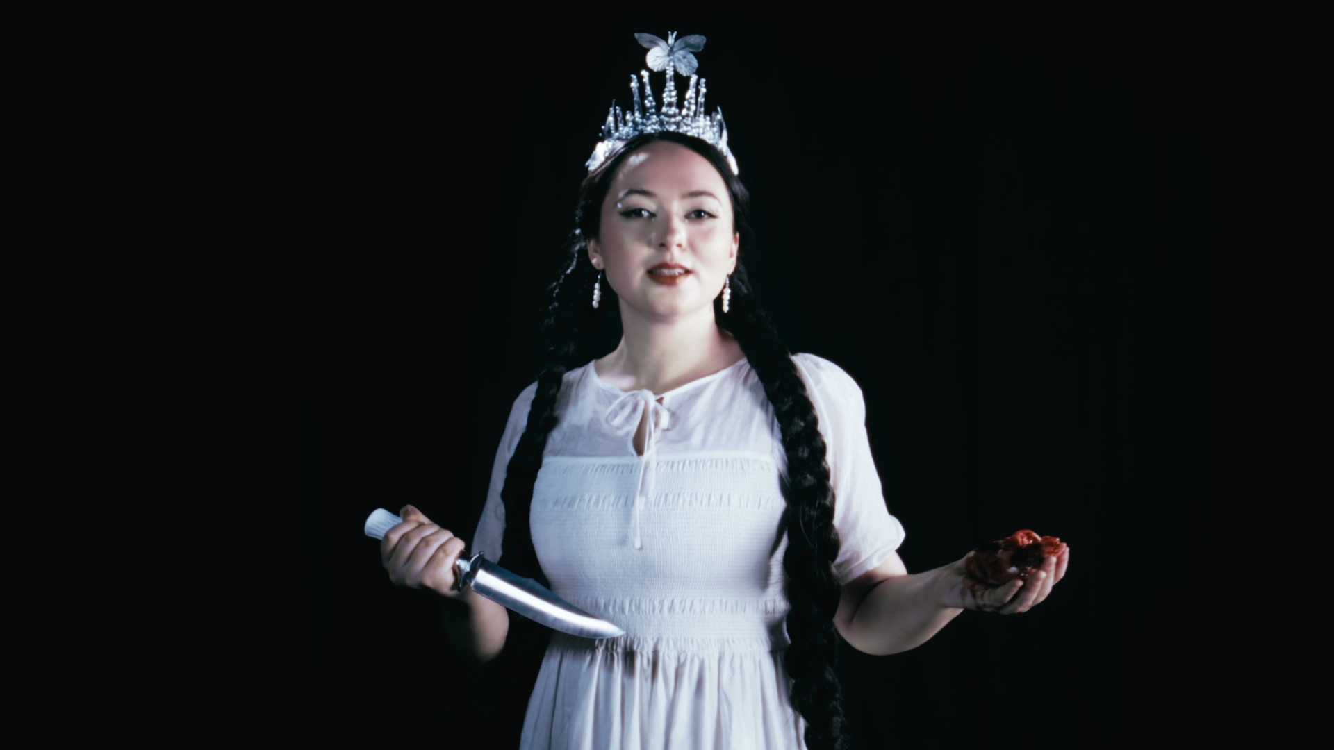 Queen · black limbo · single source